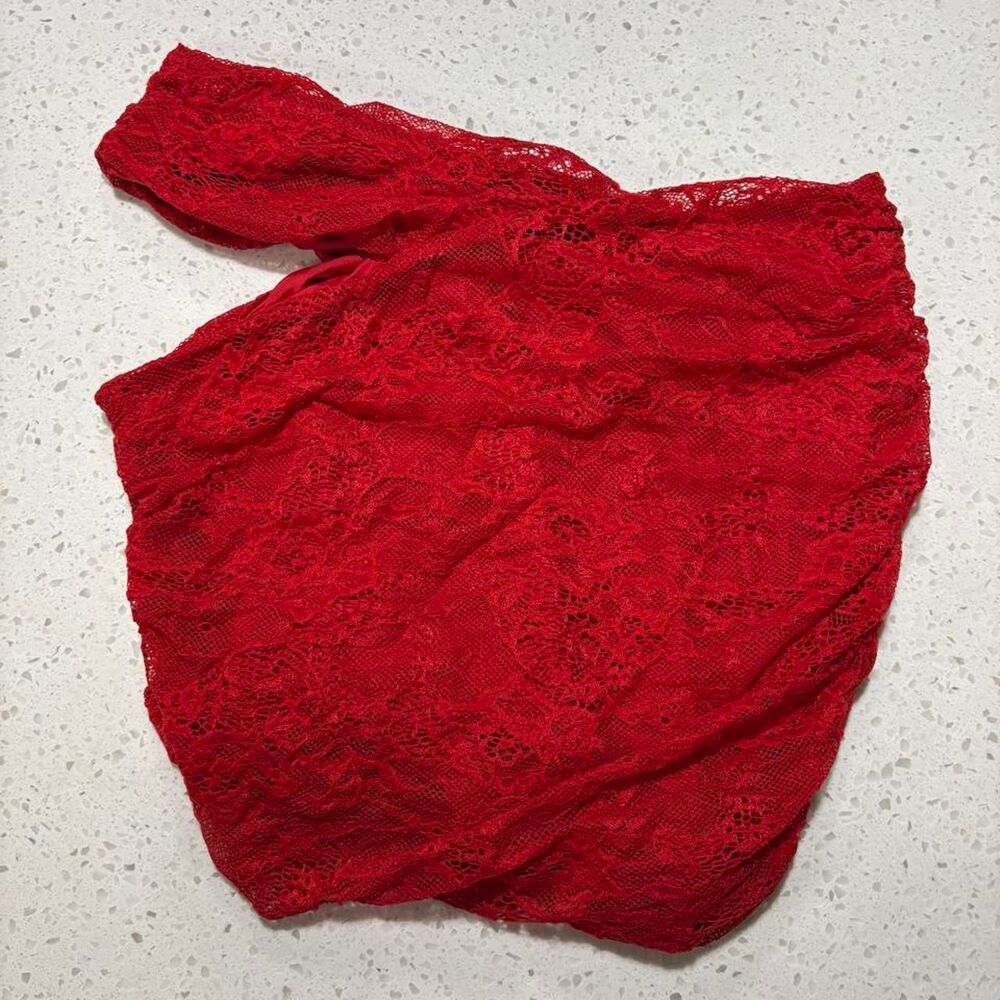 Outcast-clothing Women's Red Crop-top